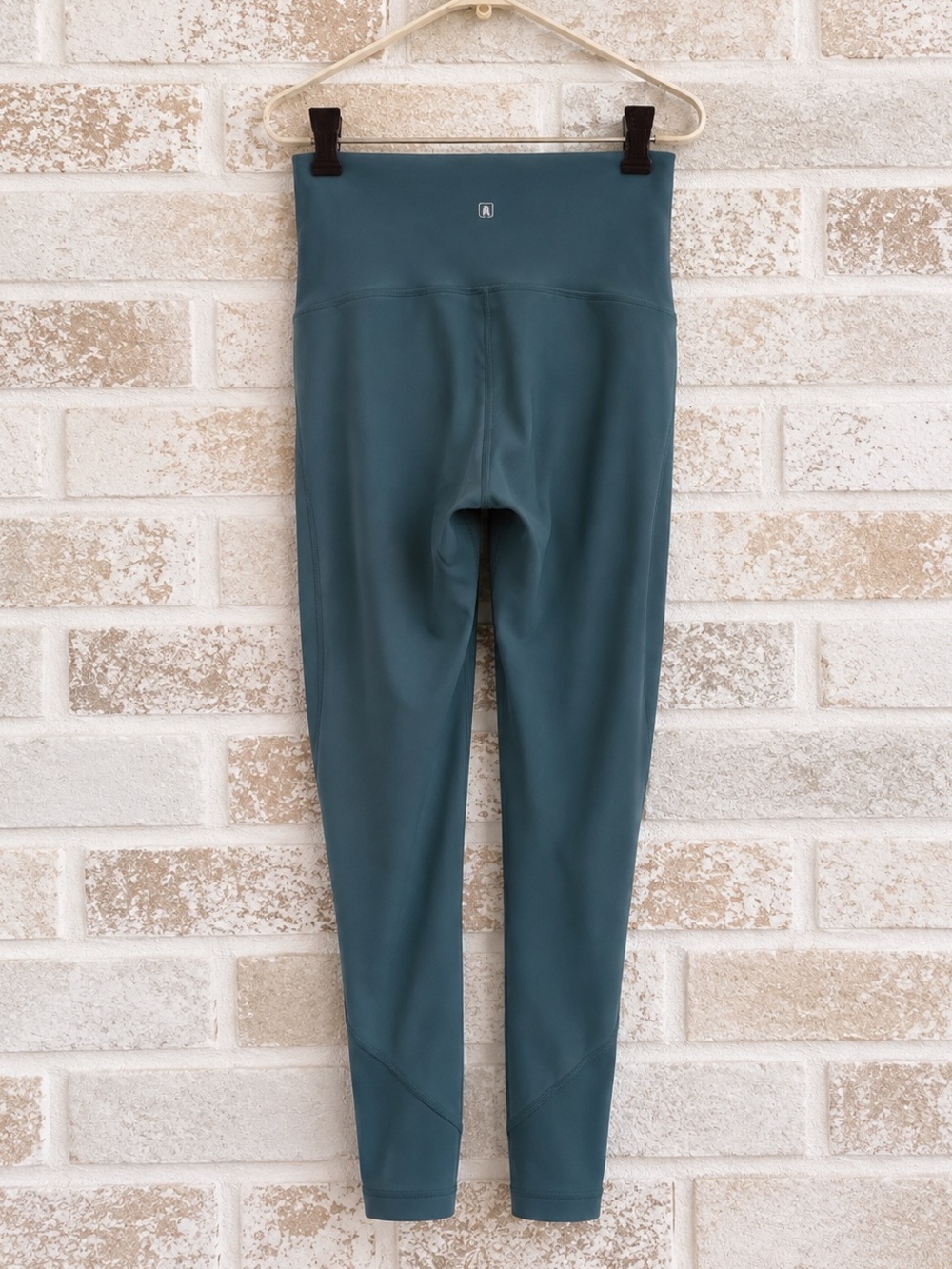 Vuori Hot Mesh Legging High Rise Discontinued 7/8 Leggings Teal Green S Sport - Picture 2 of 5